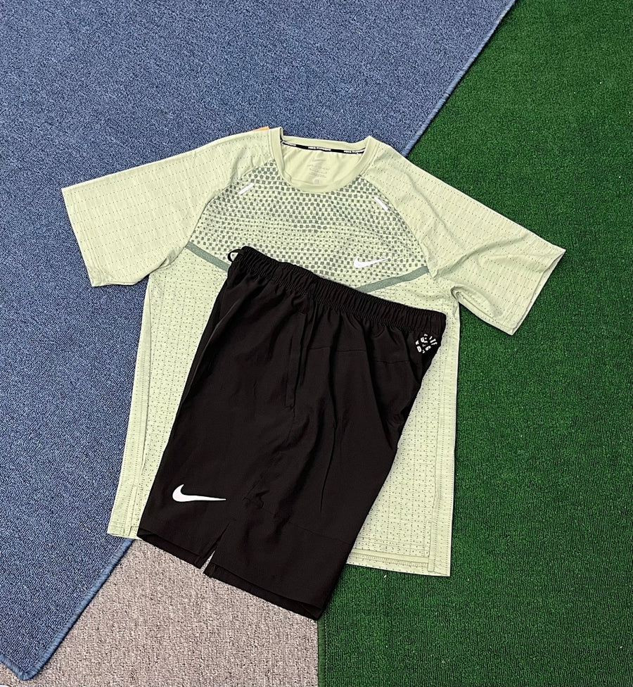 Ensemble Nike – T-Shirt & Short
