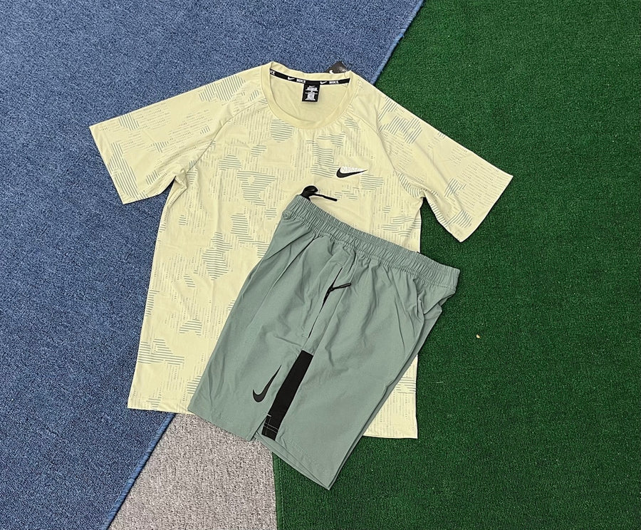 Ensemble Nike – T-Shirt & Short