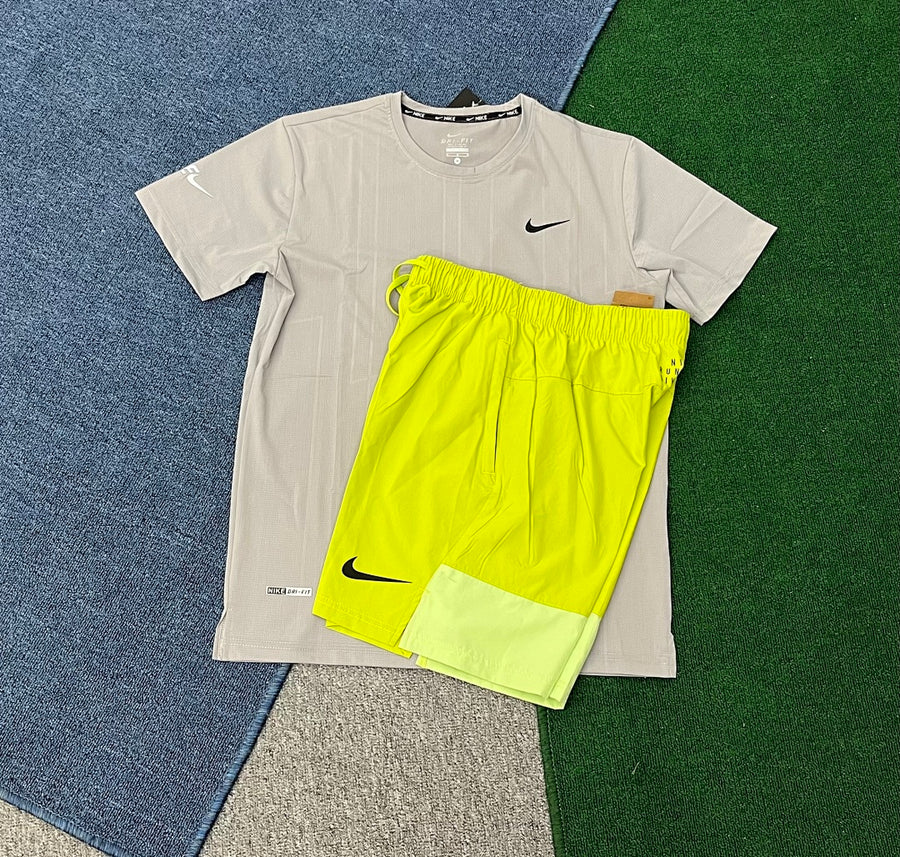 Ensemble Nike – T-Shirt & Short