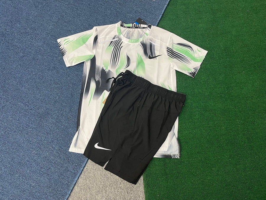 Ensemble Nike – T-Shirt & Short