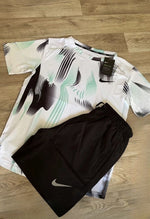 Ensemble Nike – T-Shirt & Short 4
