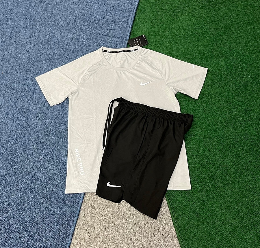 Ensemble Nike – T-Shirt & Short