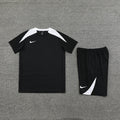 Ensemble Nike – T-Shirt & Short