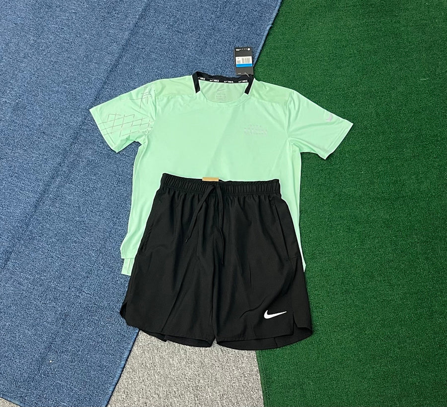 Ensemble Nike – T-Shirt & Short