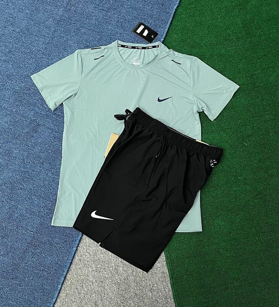 Ensemble Nike – T-Shirt & Short