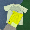 Ensemble Nike – T-Shirt & Short