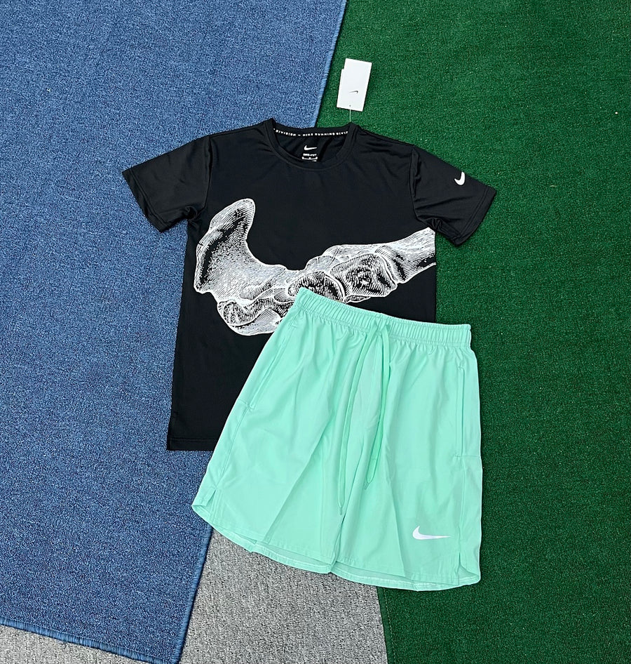 Ensemble Nike – T-Shirt & Short