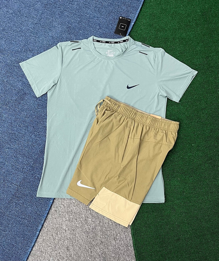 Ensemble Nike – T-Shirt & Short