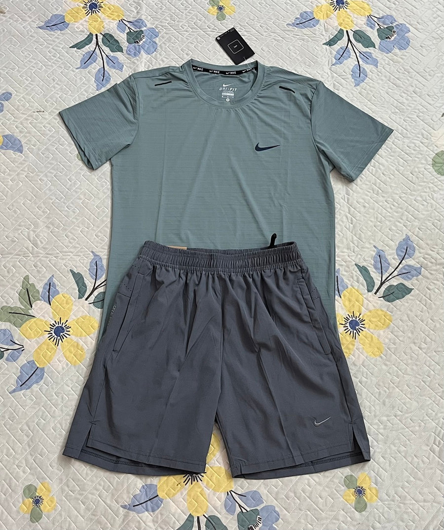 Ensemble Nike – T-Shirt & Short