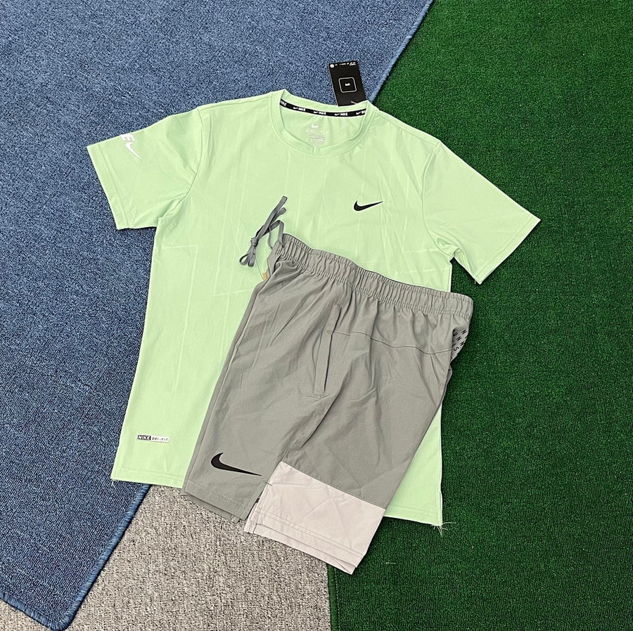 Ensemble Nike – T-Shirt & Short