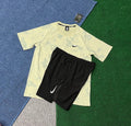 Ensemble Nike – T-Shirt & Short