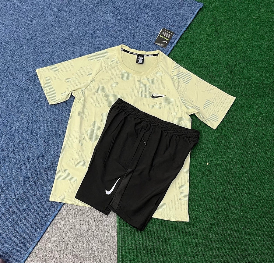Ensemble Nike – T-Shirt & Short