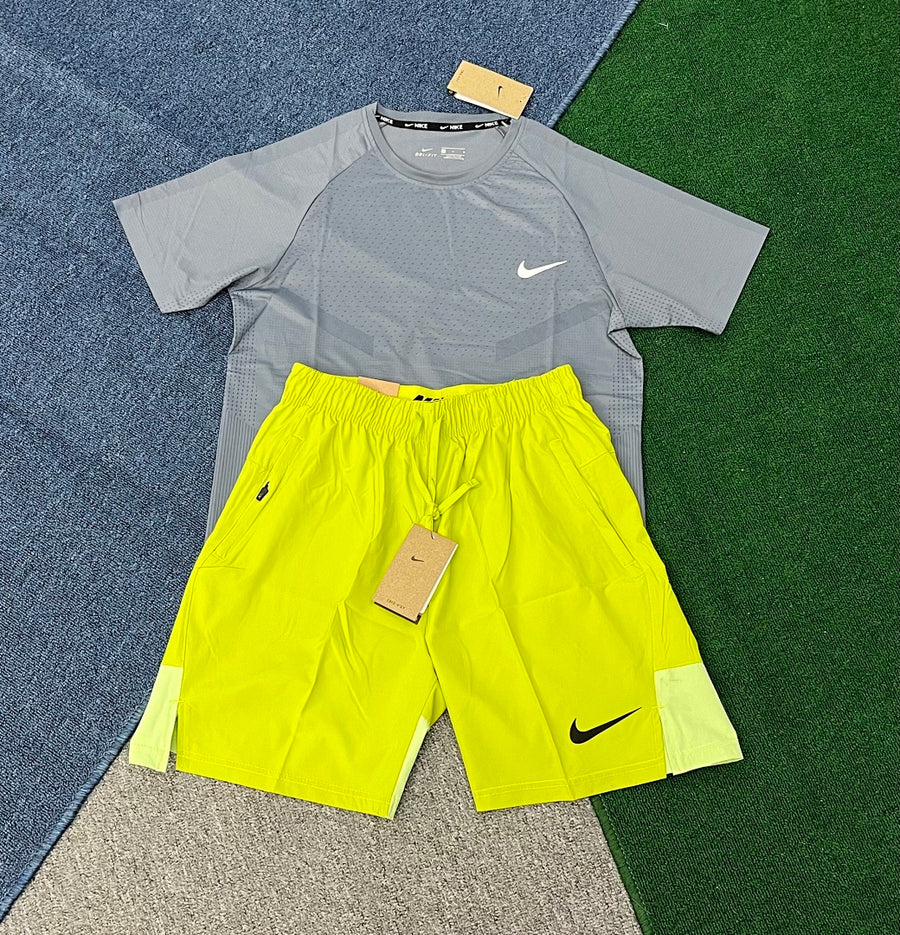 Ensemble Nike – T-Shirt & Short