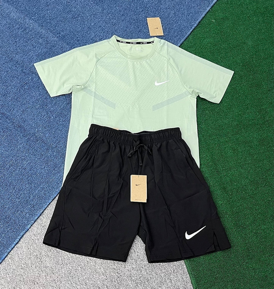 Ensemble Nike – T-Shirt & Short