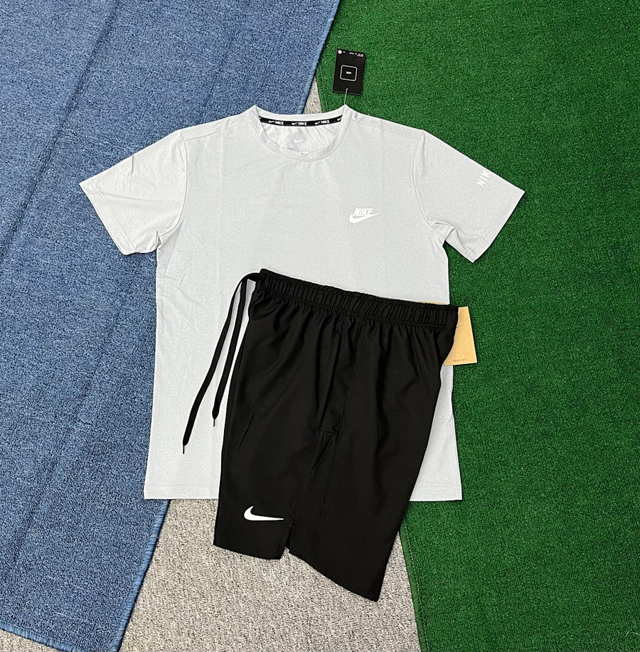 Ensemble Nike – T-Shirt & Short