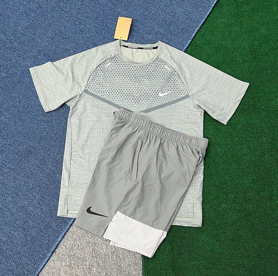 Ensemble Nike – T-Shirt & Short