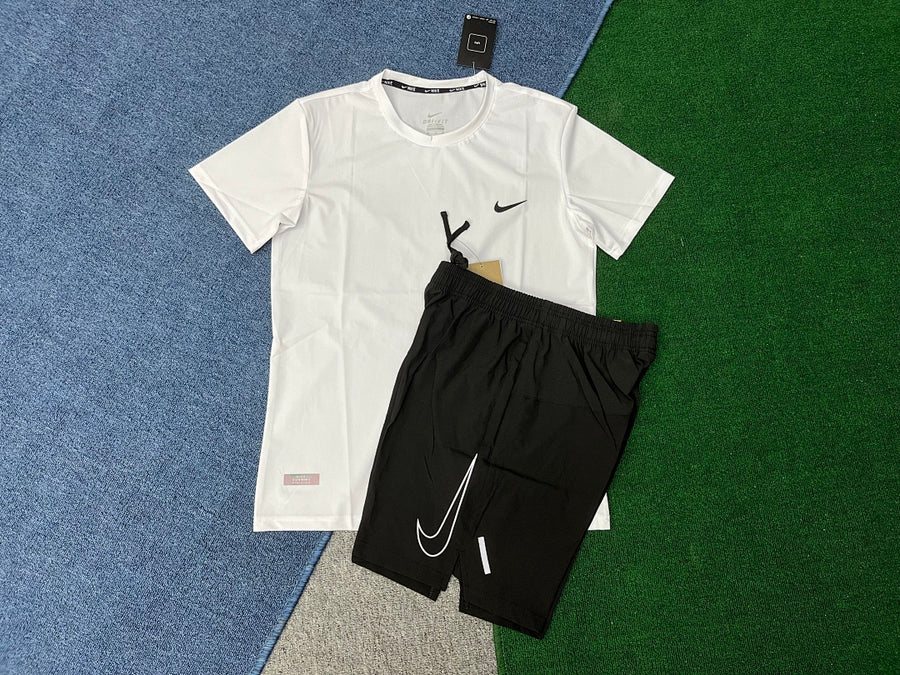 Ensemble Nike – T-Shirt & Short