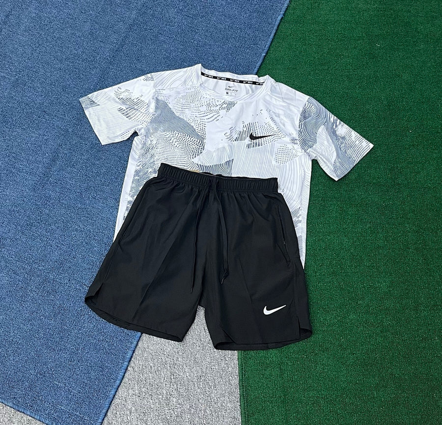 Ensemble Nike – T-Shirt & Short