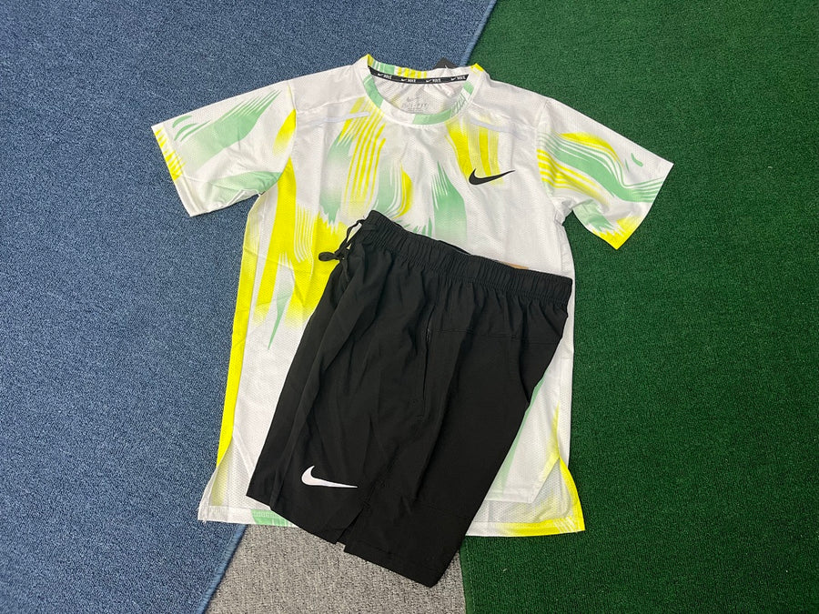 Ensemble Nike – T-Shirt & Short