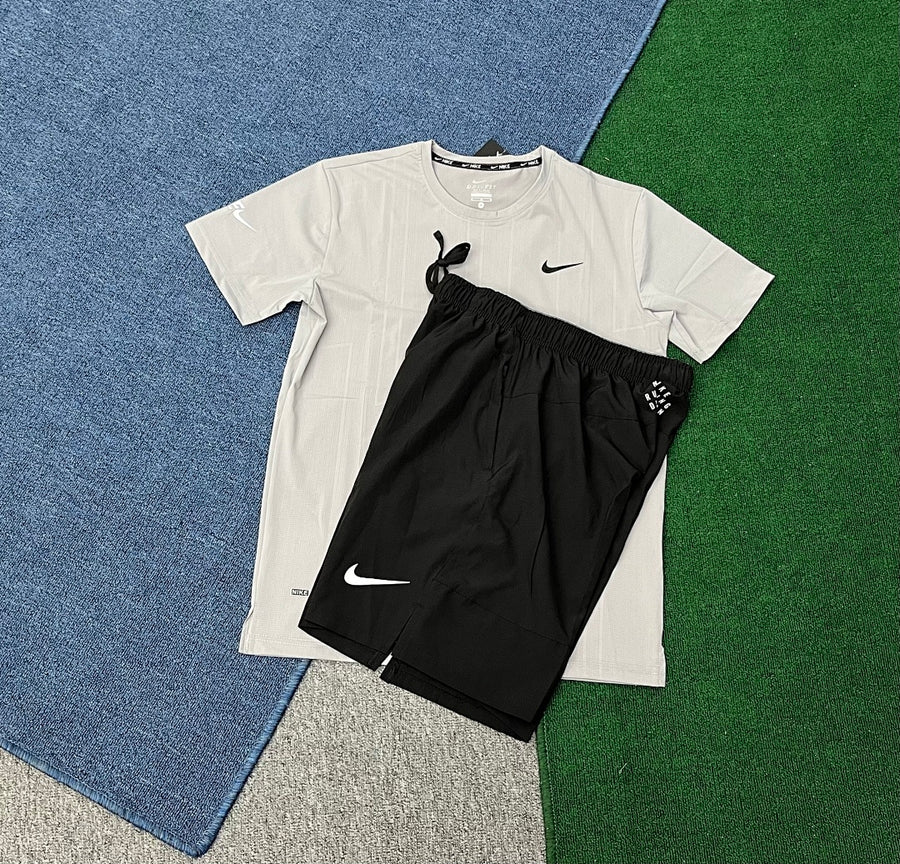 Ensemble Nike – T-Shirt & Short