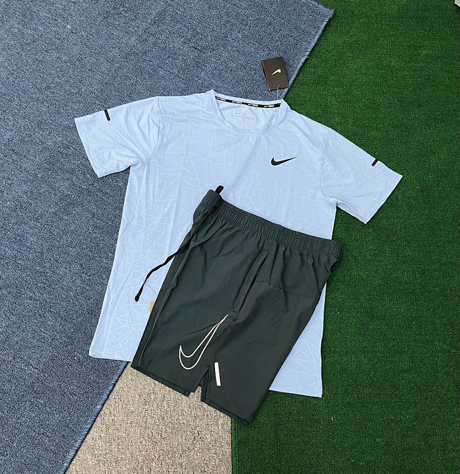 Ensemble Nike – T-Shirt & Short