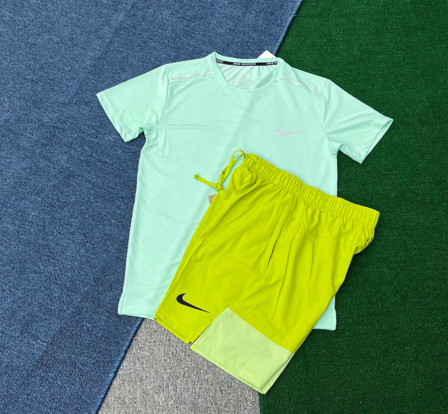 Ensemble Nike – T-Shirt & Short