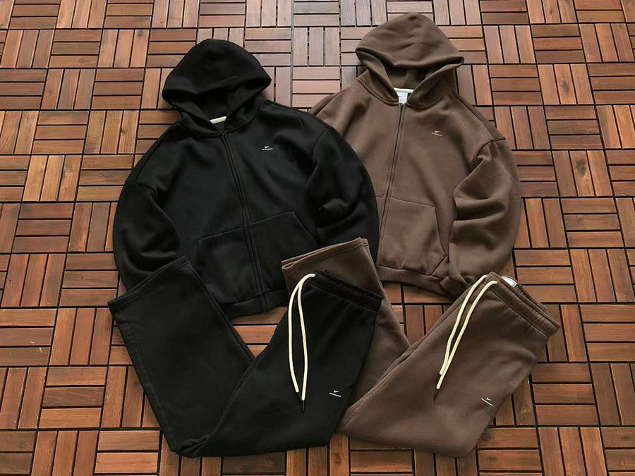 Survêtement Nike Solo Swoosh – Ensemble Hoodie Zippé & Pantalon Fleece