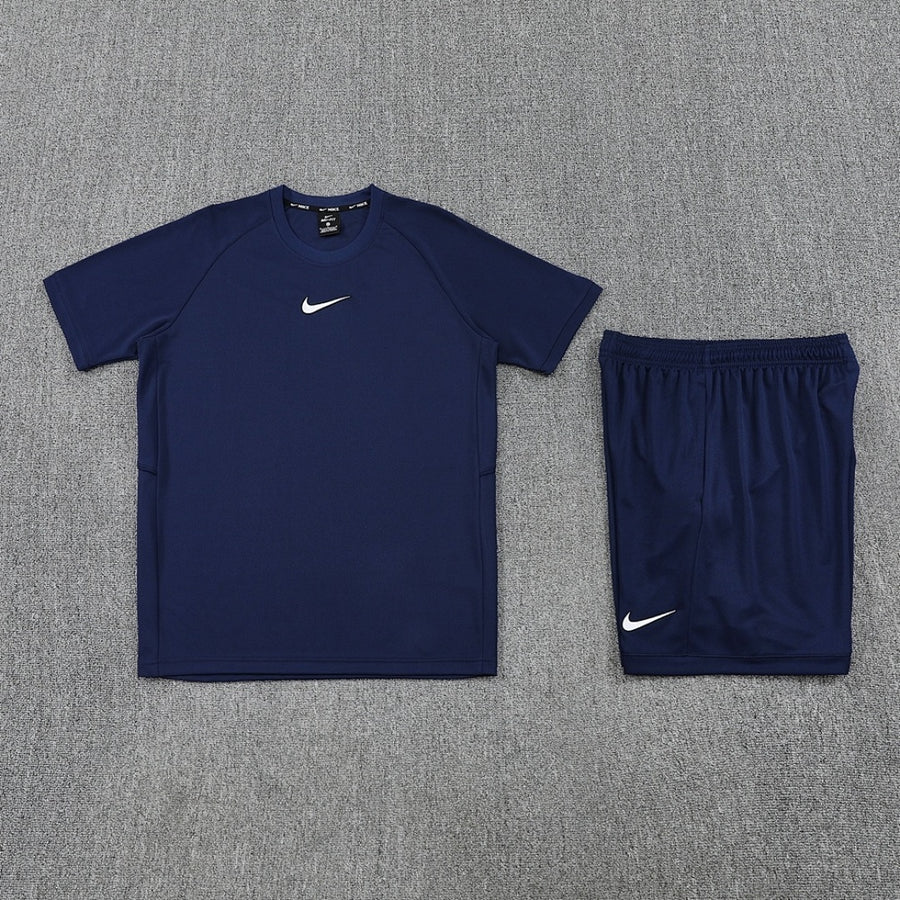 Ensemble Nike – T-Shirt & Short
