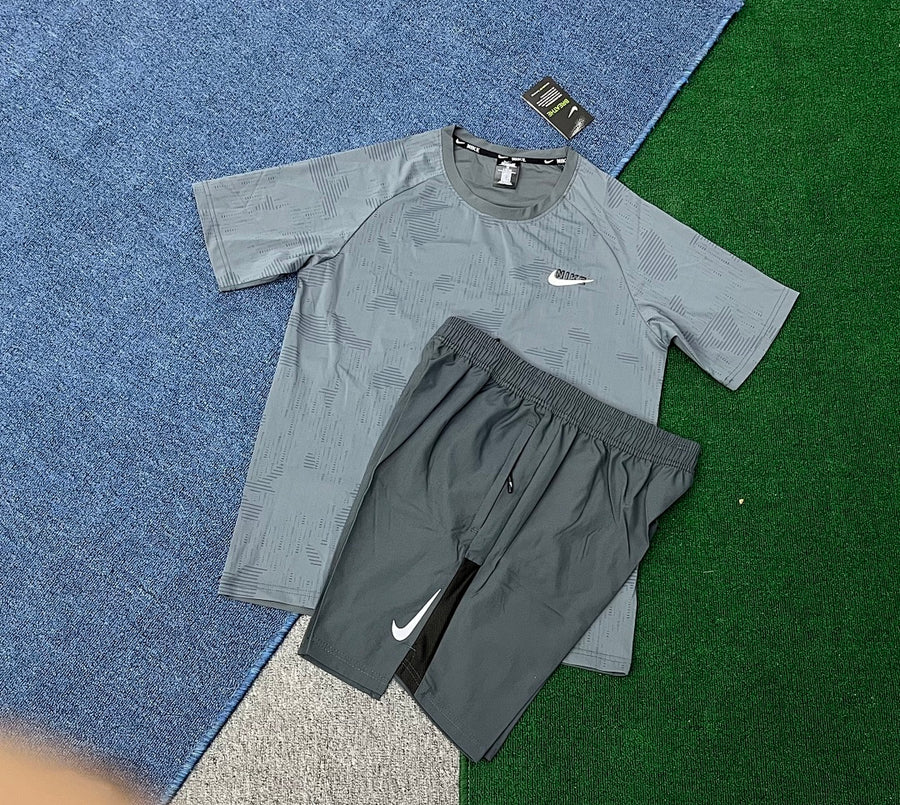 Ensemble Nike – T-Shirt & Short