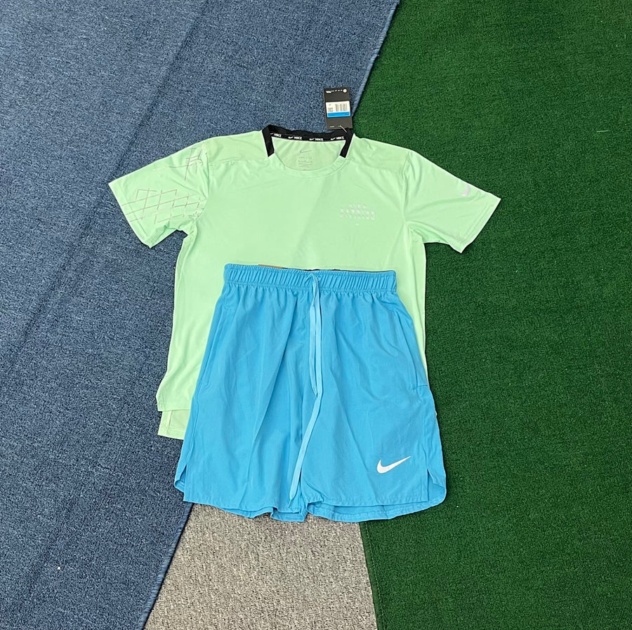 Ensemble Nike – T-Shirt & Short