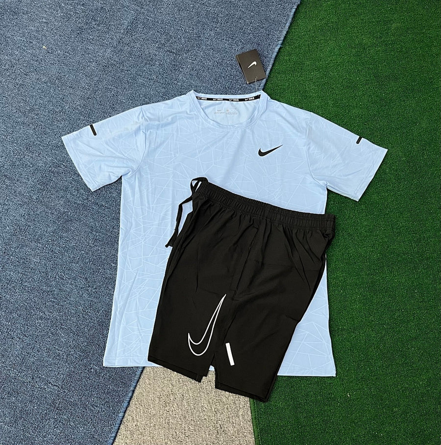 Ensemble Nike – T-Shirt & Short