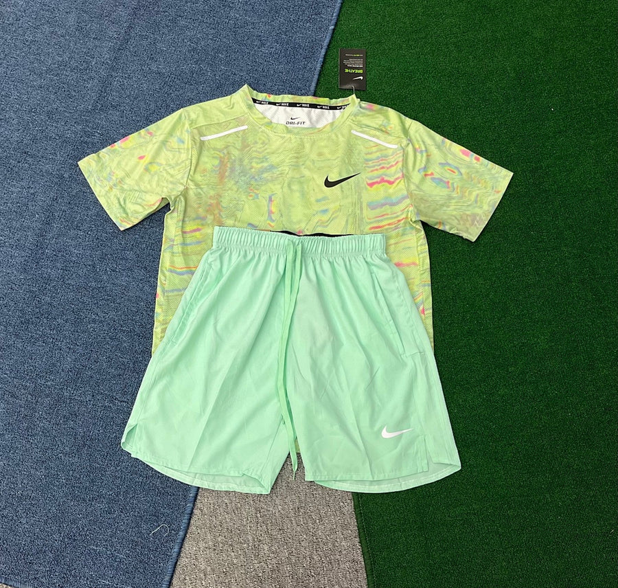 Ensemble Nike – T-Shirt & Short