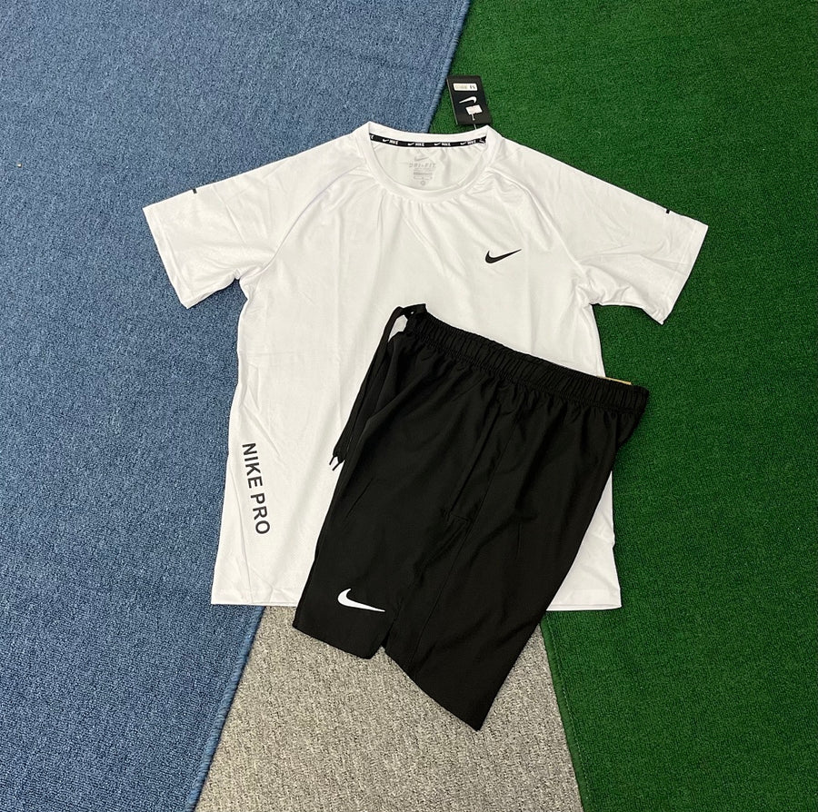 Ensemble Nike – T-Shirt & Short