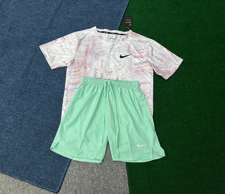Ensemble Nike – T-Shirt & Short