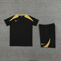 Ensemble Nike – T-Shirt & Short