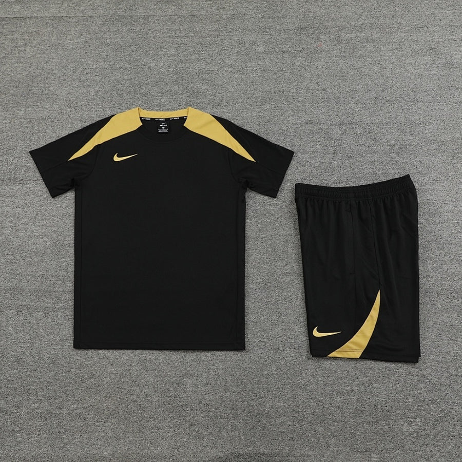 Ensemble Nike – T-Shirt & Short