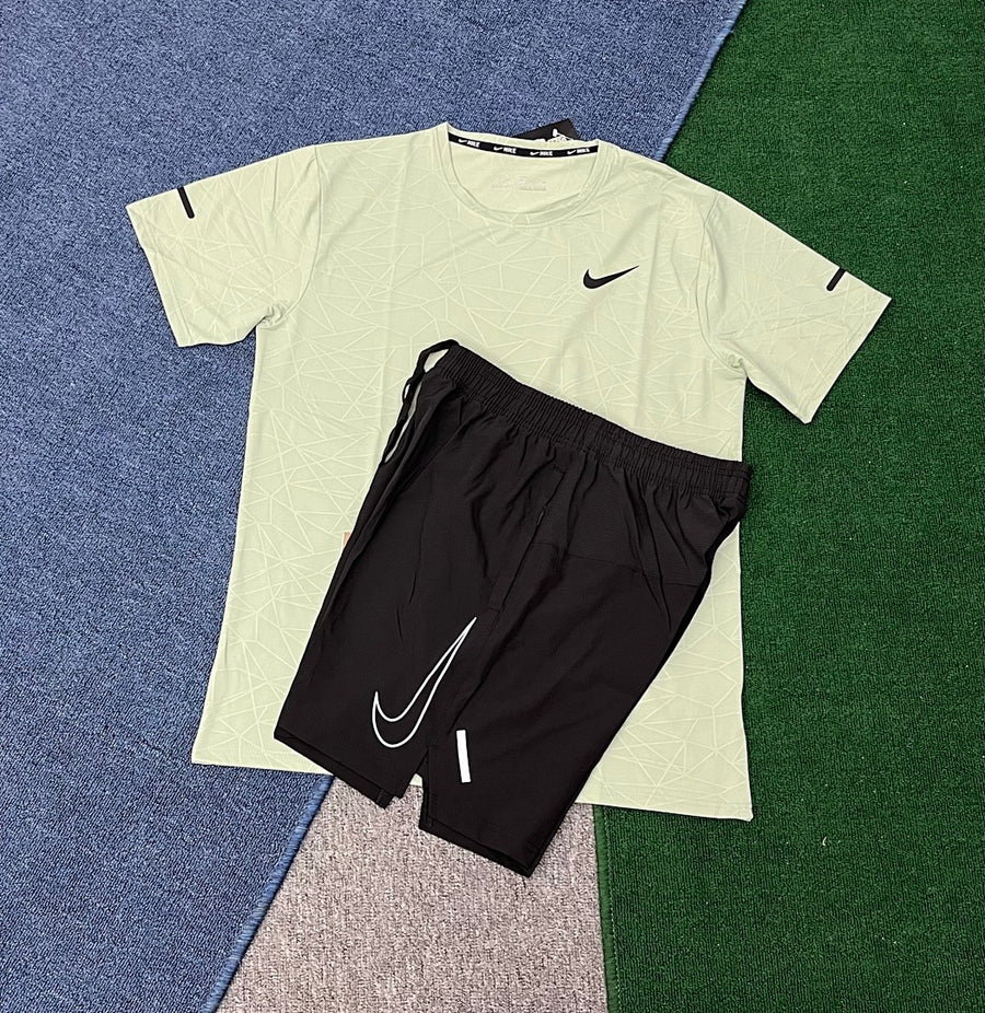 Ensemble Nike – T-Shirt & Short
