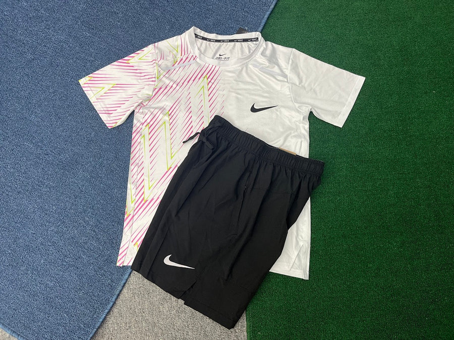 Ensemble Nike – T-Shirt & Short