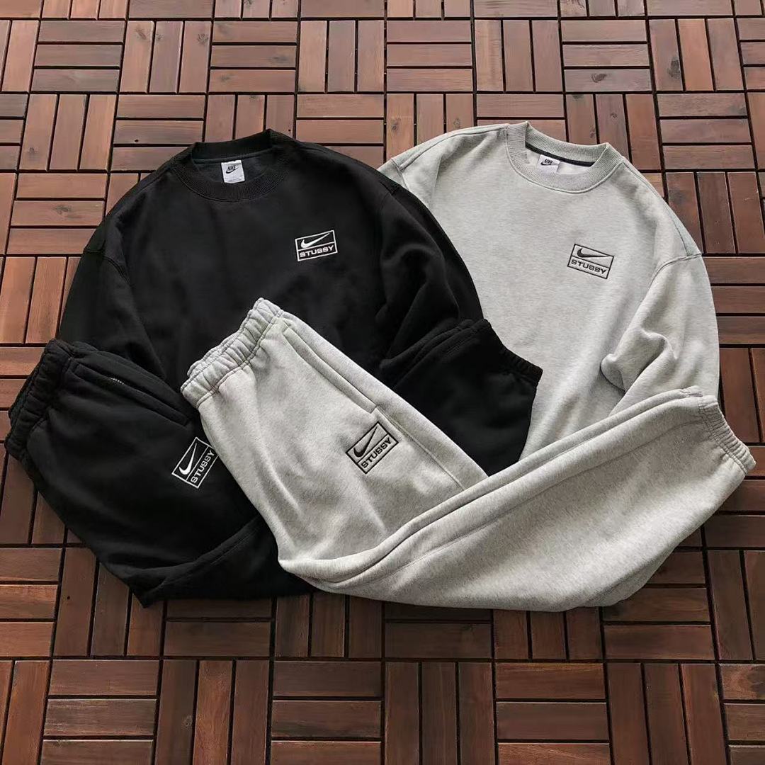 Survêtement Nike x Stüssy – Ensemble Crewneck & Pantalon Fleece SS24