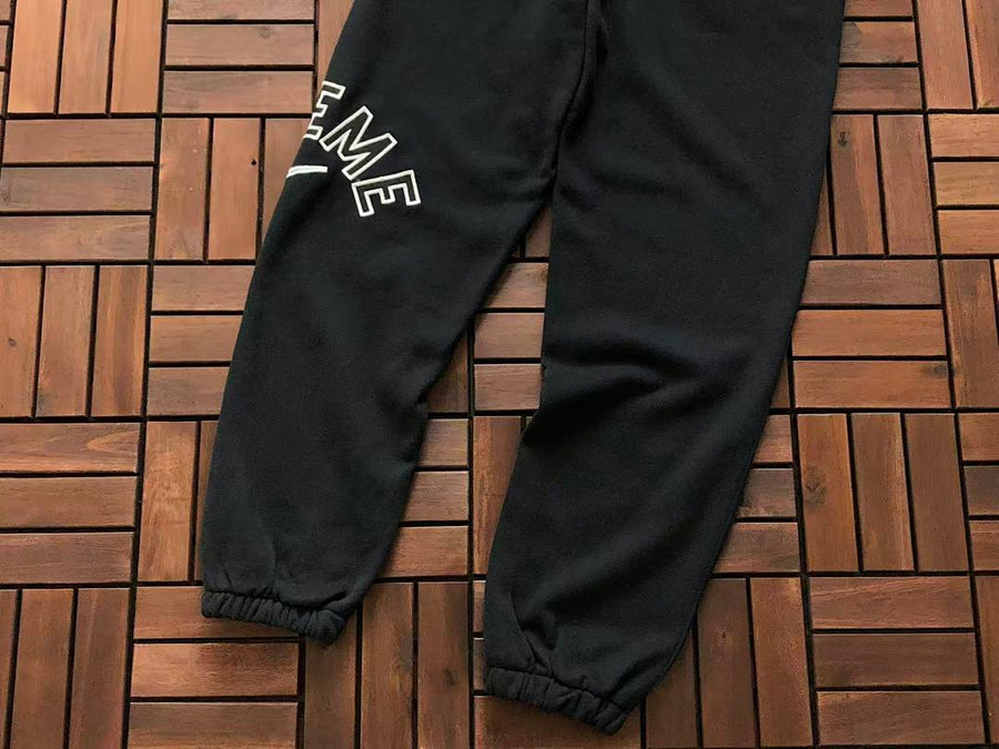 Survêtement Supreme x Nike – Ensemble Crewneck & Pantalon Fleece SS24