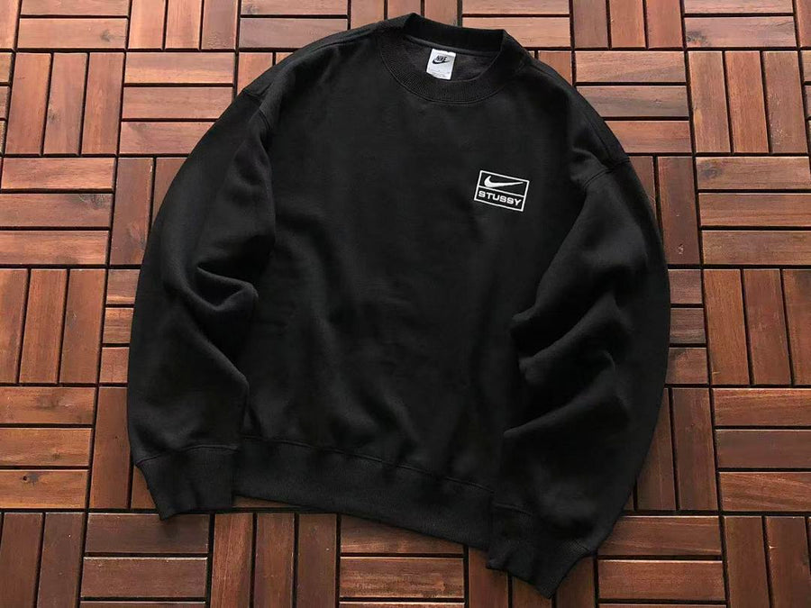 Survêtement Nike x Stüssy – Ensemble Crewneck & Pantalon Fleece SS24