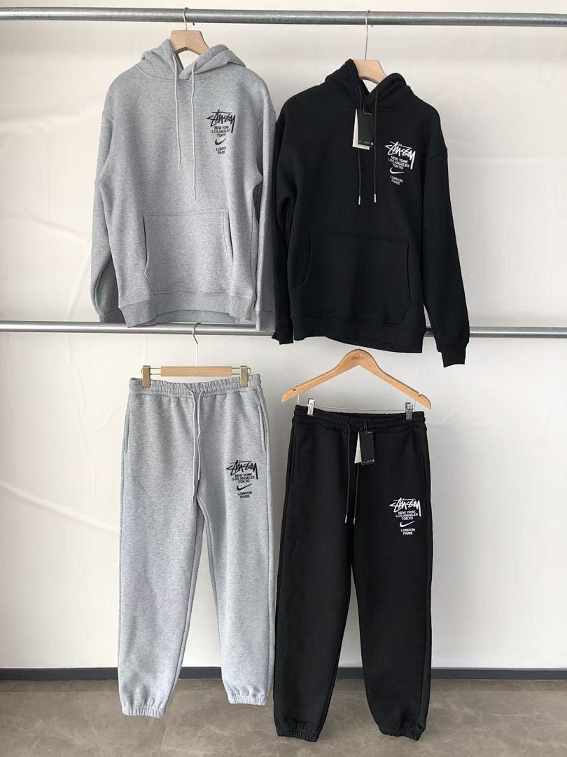 Survêtement Nike x Stüssy – Ensemble Hoodie Zippé & Pantalon Fleece SS24