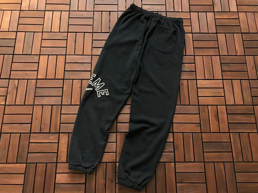 Survêtement Supreme x Nike – Ensemble Crewneck & Pantalon Fleece SS24