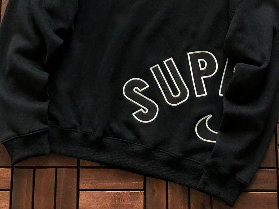 Survêtement Supreme x Nike – Ensemble Crewneck & Pantalon Fleece SS24