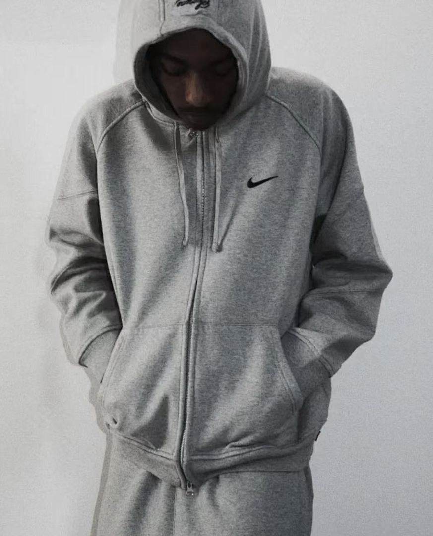 Survêtement Supreme x Nike – Ensemble Hoodie & Pantalon Fleece SS24