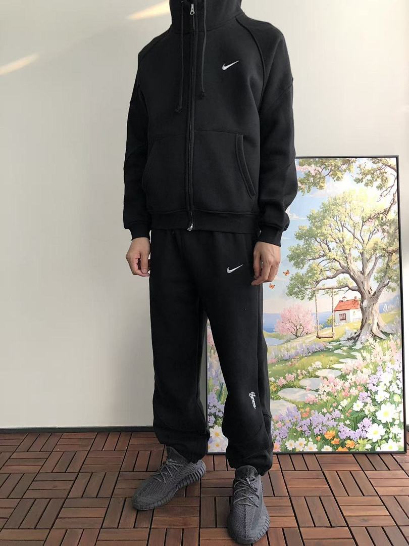 Survêtement Supreme x Nike – Ensemble Hoodie & Pantalon Fleece SS24