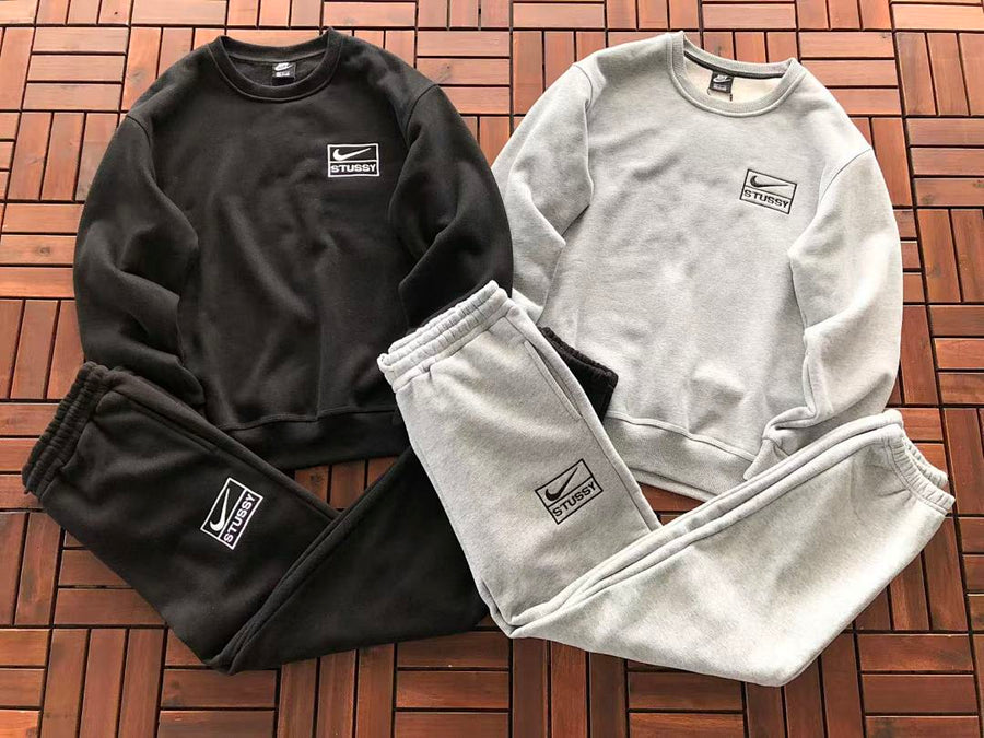 Survêtement Nike x Stüssy – Ensemble Crewneck & Pantalon Fleece SS24