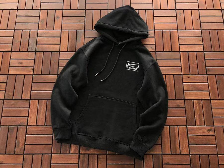 Survêtement Nike x Stüssy – Ensemble Hoodie Pullover & Pantalon Fleece SS24