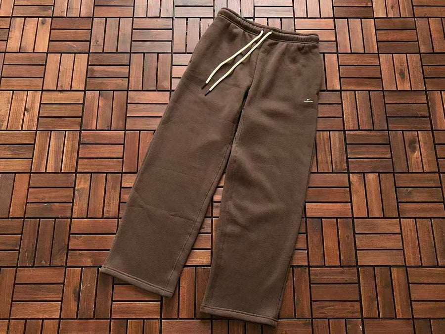 Survêtement Nike Solo Swoosh – Ensemble Hoodie Zippé & Pantalon Fleece