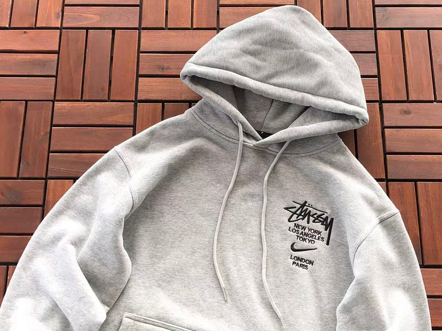 Survêtement Nike x Stüssy – Ensemble Hoodie Zippé & Pantalon Fleece SS24